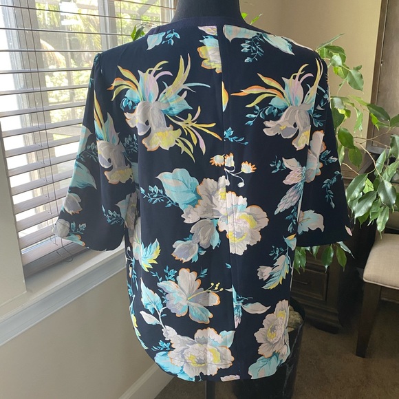 Ann Taylor Floral Print Women's Two Piece Set - Picture 2 of 9